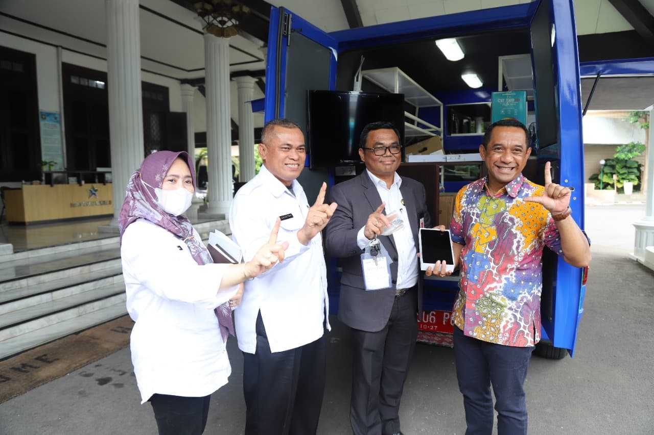 Perpusnas Serahkan Mobil Perpustakaan Keliling untuk Kabupaten Manggarai