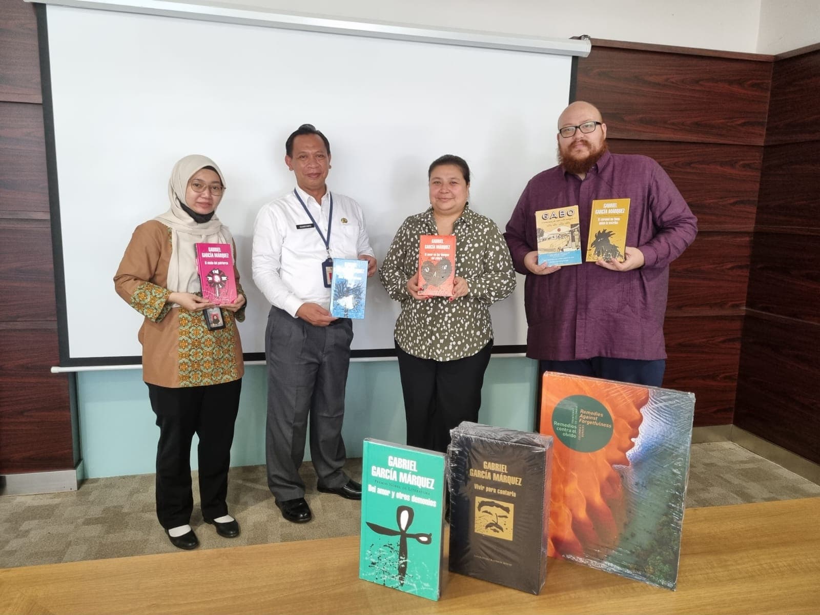 Perpustakaan Nasional RI Menerima Kunjungan Duta Besar Kolombia di Jakarta