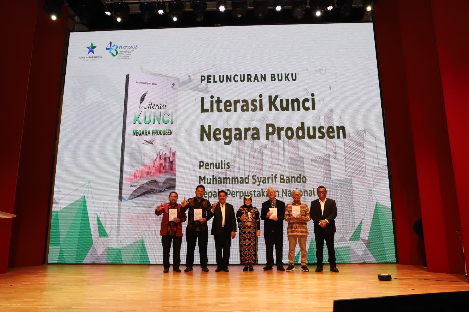 Peringatan HUT ke-43 Perpusnas, Perpusnas Luncurkan Buku Literasi Kunci Negara Produsen