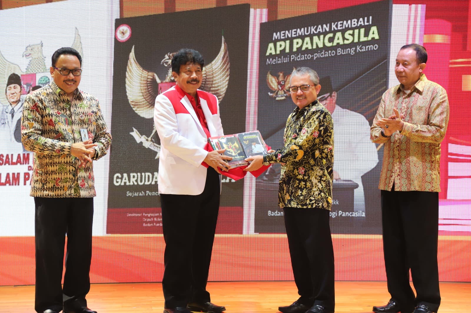 Tujuh Buku Pancasila Produk BPIP Diserahkan ke Perpusnas