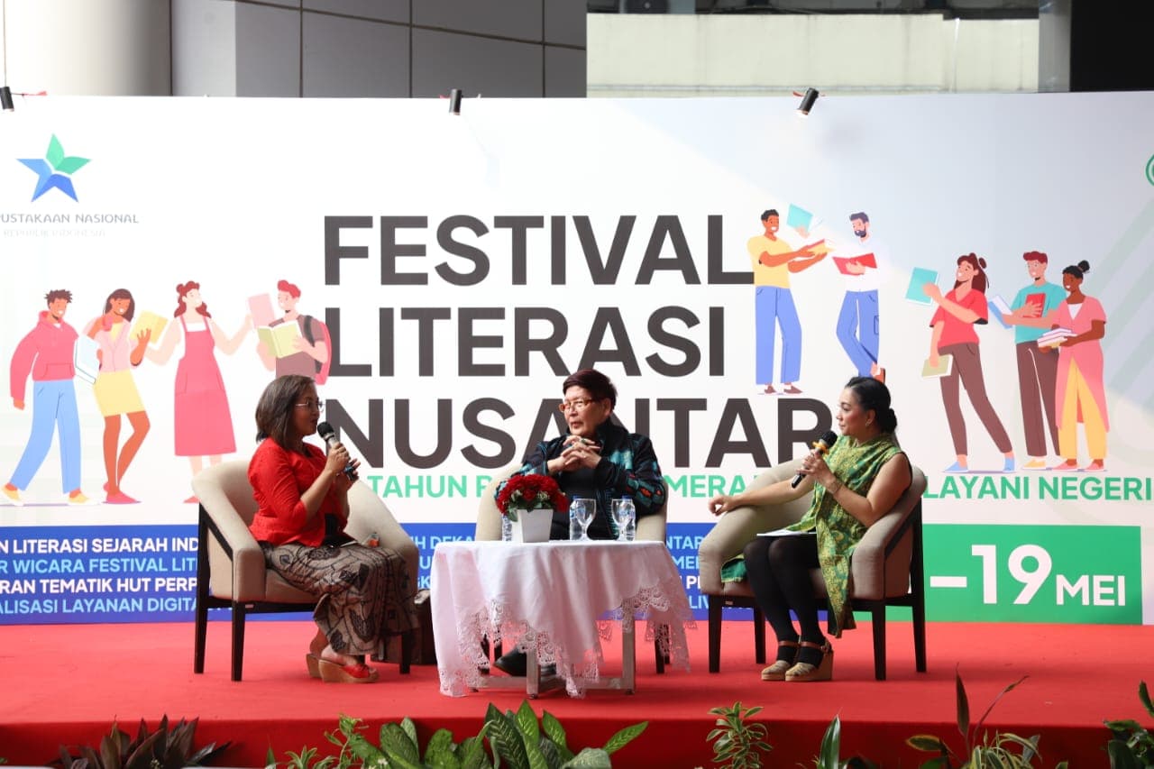 Wastra Nusantara Sebagai Bagian Dari Literasi Budaya Bangsa